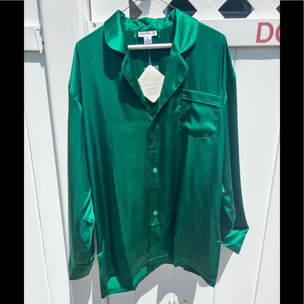 Iris Silks women’s size medium green silk button down pajama top/blouse/ dress
